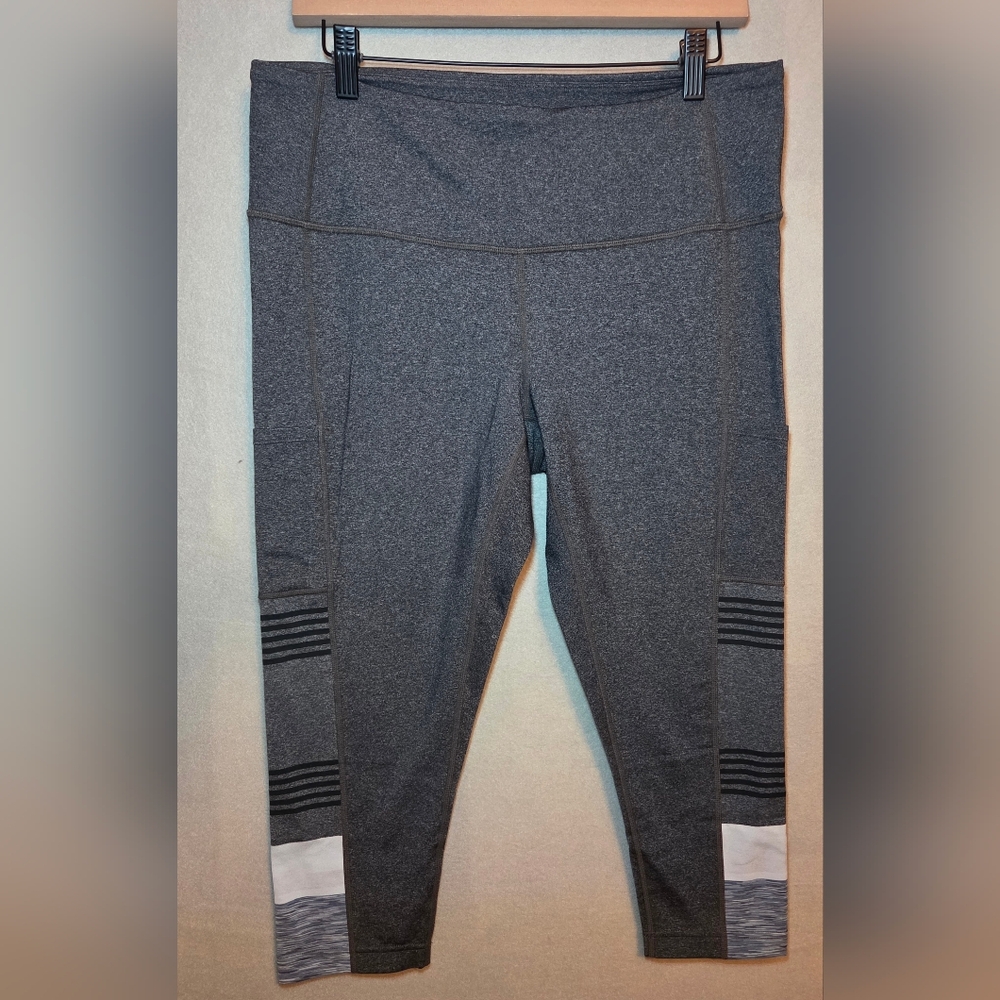 Prana Gray Leggings With Side Pockets & Leg Stripe Detail. Size XL